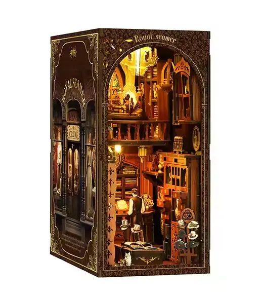 KÖNYVTÁMASZ - KIRÁLYI SZABÓSÁG