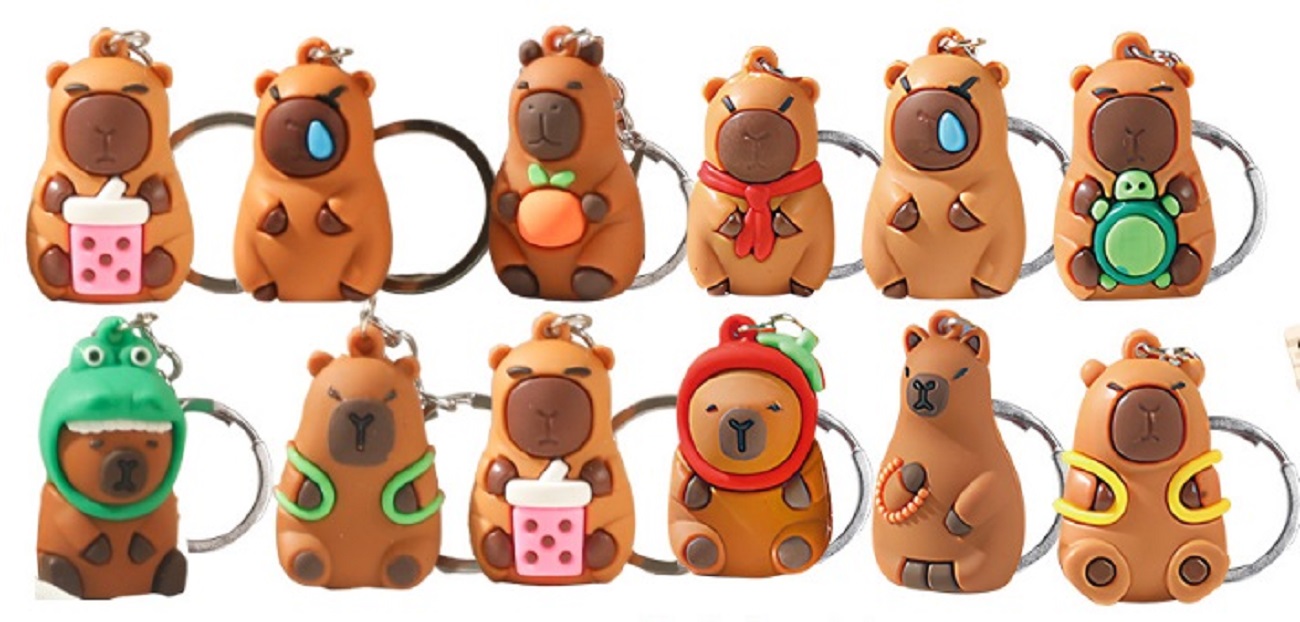 CAPIBARA KULCSTARTÓ MEGLEPETÉS FIGURA  (ZACSKÓS)